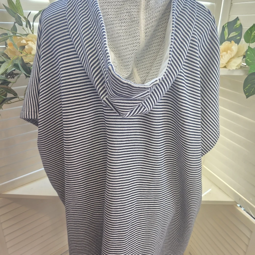 J. Crew Light Gray and White Textured Poncho M/L 1452
